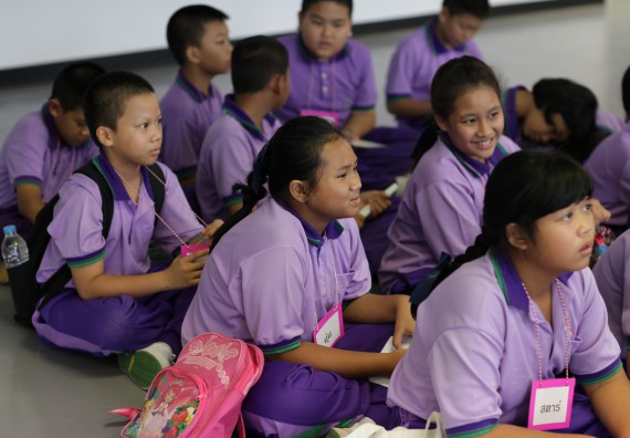 ภาพกิจกรรม คณะวิทยาศาสตร์และเทคโนโลยี จัดค่ายวิทยาศาสตร์โรงเรียนสาธิตฯ