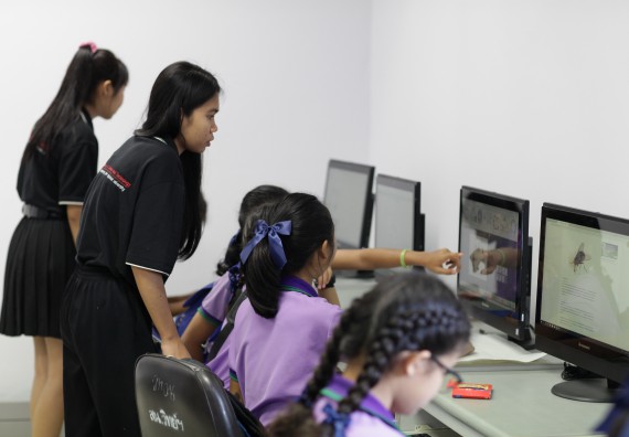 ภาพกิจกรรม คณะวิทยาศาสตร์และเทคโนโลยี จัดค่ายวิทยาศาสตร์โรงเรียนสาธิตฯ