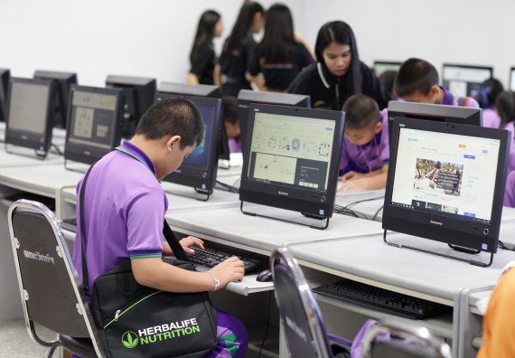 ภาพกิจกรรม คณะวิทยาศาสตร์และเทคโนโลยี จัดค่ายวิทยาศาสตร์โรงเรียนสาธิตฯ