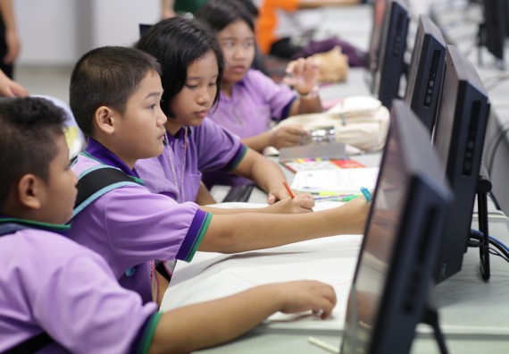 ภาพกิจกรรม คณะวิทยาศาสตร์และเทคโนโลยี จัดค่ายวิทยาศาสตร์โรงเรียนสาธิตฯ