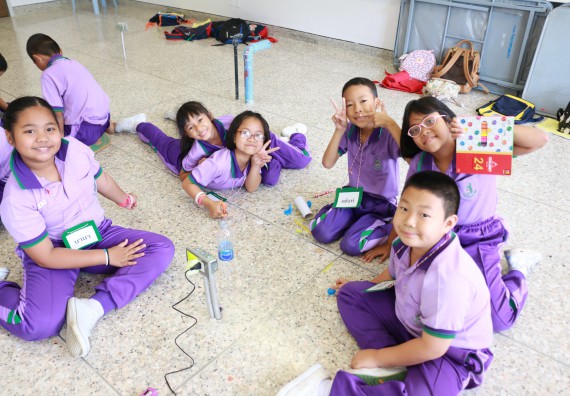 ภาพกิจกรรม คณะวิทยาศาสตร์และเทคโนโลยี จัดค่ายวิทยาศาสตร์โรงเรียนสาธิตฯ