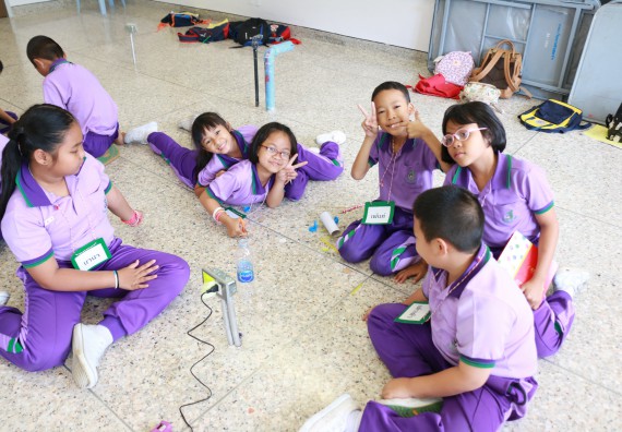 ภาพกิจกรรม คณะวิทยาศาสตร์และเทคโนโลยี จัดค่ายวิทยาศาสตร์โรงเรียนสาธิตฯ