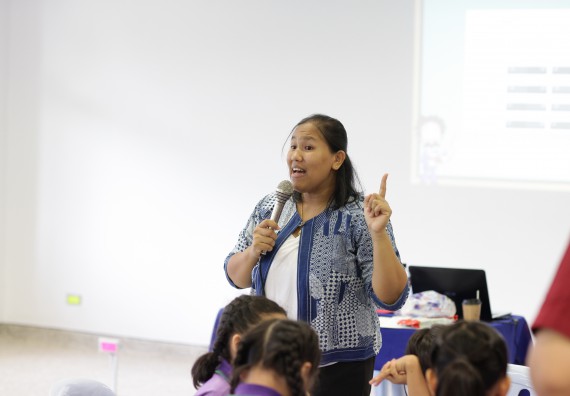 ภาพกิจกรรม คณะวิทยาศาสตร์และเทคโนโลยี จัดค่ายวิทยาศาสตร์โรงเรียนสาธิตฯ