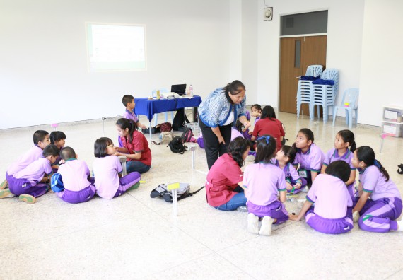 ภาพกิจกรรม คณะวิทยาศาสตร์และเทคโนโลยี จัดค่ายวิทยาศาสตร์โรงเรียนสาธิตฯ