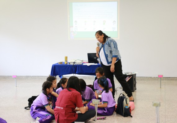 ภาพกิจกรรม คณะวิทยาศาสตร์และเทคโนโลยี จัดค่ายวิทยาศาสตร์โรงเรียนสาธิตฯ