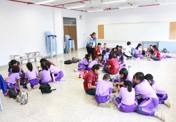 ภาพกิจกรรม คณะวิทยาศาสตร์และเทคโนโลยี จัดค่ายวิทยาศาสตร์โรงเรียนสาธิตฯ