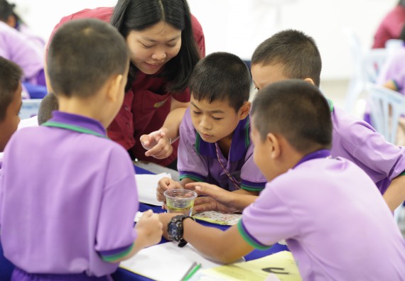 ภาพกิจกรรม คณะวิทยาศาสตร์และเทคโนโลยี จัดค่ายวิทยาศาสตร์โรงเรียนสาธิตฯ