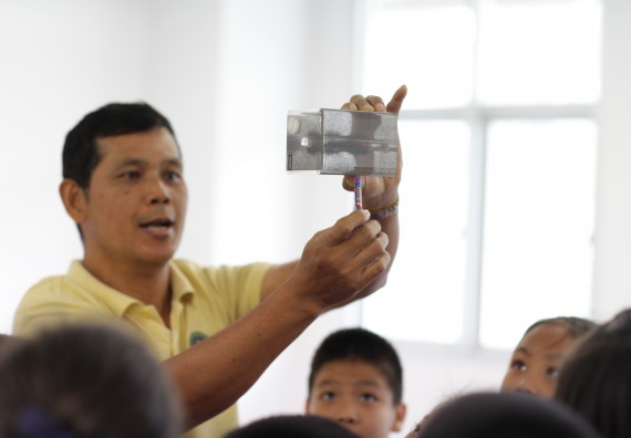 ภาพกิจกรรม คณะวิทยาศาสตร์และเทคโนโลยี จัดค่ายวิทยาศาสตร์โรงเรียนสาธิตฯ