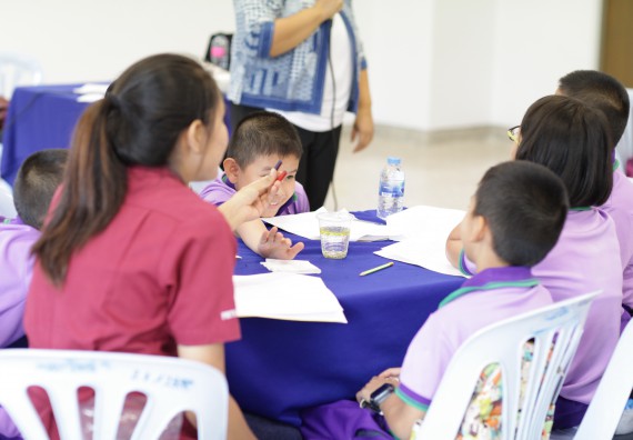ภาพกิจกรรม คณะวิทยาศาสตร์และเทคโนโลยี จัดค่ายวิทยาศาสตร์โรงเรียนสาธิตฯ