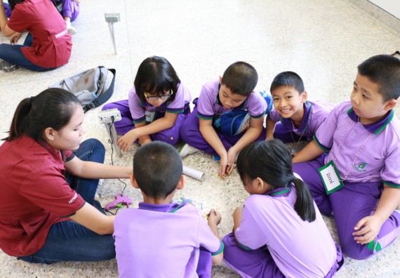 ภาพกิจกรรม คณะวิทยาศาสตร์และเทคโนโลยี จัดค่ายวิทยาศาสตร์โรงเรียนสาธิตฯ