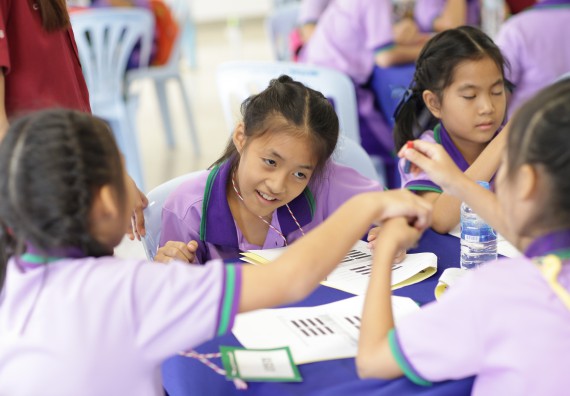 ภาพกิจกรรม คณะวิทยาศาสตร์และเทคโนโลยี จัดค่ายวิทยาศาสตร์โรงเรียนสาธิตฯ