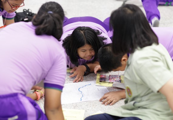 ภาพกิจกรรม คณะวิทยาศาสตร์และเทคโนโลยี จัดค่ายวิทยาศาสตร์โรงเรียนสาธิตฯ