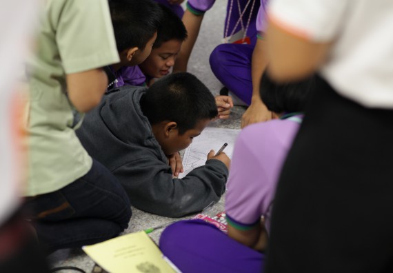 ภาพกิจกรรม คณะวิทยาศาสตร์และเทคโนโลยี จัดค่ายวิทยาศาสตร์โรงเรียนสาธิตฯ