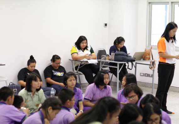 ภาพกิจกรรม คณะวิทยาศาสตร์และเทคโนโลยี จัดค่ายวิทยาศาสตร์โรงเรียนสาธิตฯ