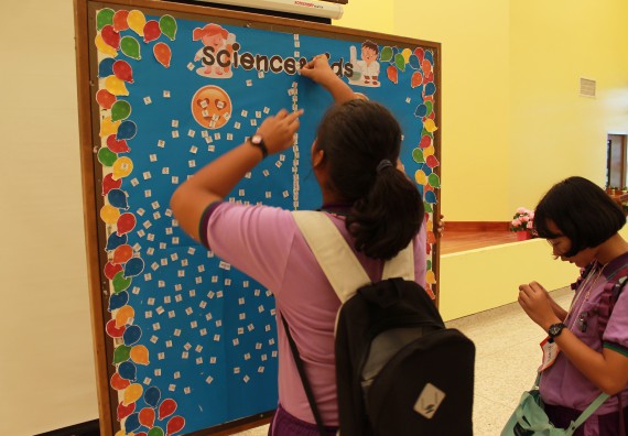 ภาพกิจกรรม คณะวิทยาศาสตร์และเทคโนโลยี จัดค่ายวิทยาศาสตร์โรงเรียนสาธิตฯ