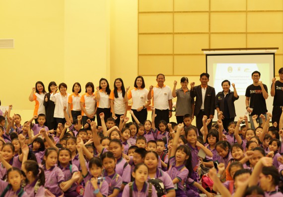 ภาพกิจกรรม คณะวิทยาศาสตร์และเทคโนโลยี จัดค่ายวิทยาศาสตร์โรงเรียนสาธิตฯ