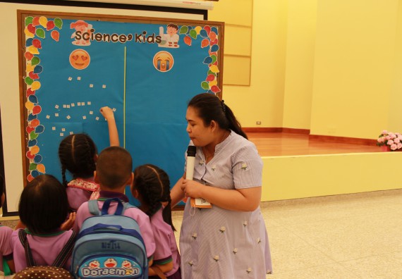 ภาพกิจกรรม คณะวิทยาศาสตร์และเทคโนโลยี จัดค่ายวิทยาศาสตร์โรงเรียนสาธิตฯ