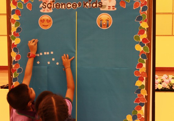 ภาพกิจกรรม คณะวิทยาศาสตร์และเทคโนโลยี จัดค่ายวิทยาศาสตร์โรงเรียนสาธิตฯ