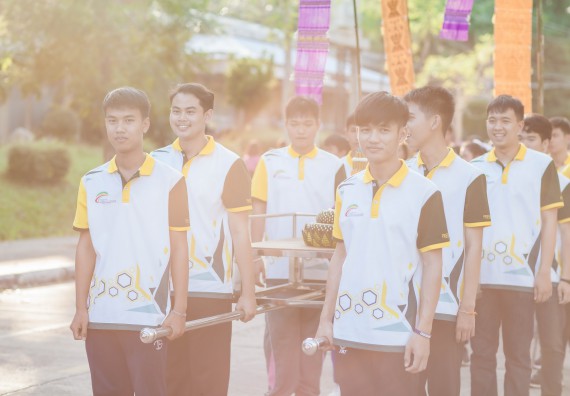 ภาพกิจกรรม สโมสรนักศึกษา เข้าร่วมงานราชภัฏลอยกระทงวิถีไทย ห่มสไบไร้โฟม