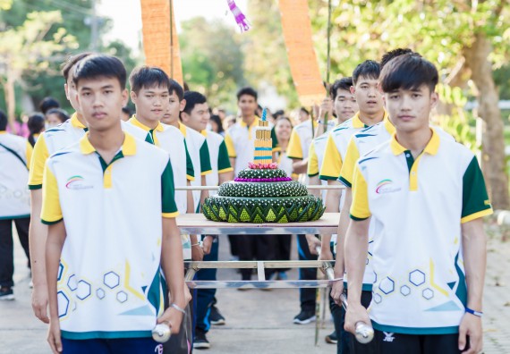 ภาพกิจกรรม สโมสรนักศึกษา เข้าร่วมงานราชภัฏลอยกระทงวิถีไทย ห่มสไบไร้โฟม