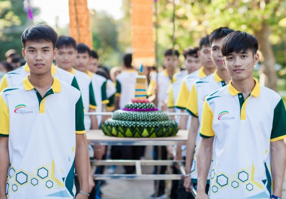 ภาพกิจกรรม สโมสรนักศึกษา เข้าร่วมงานราชภัฏลอยกระทงวิถีไทย ห่มสไบไร้โฟม