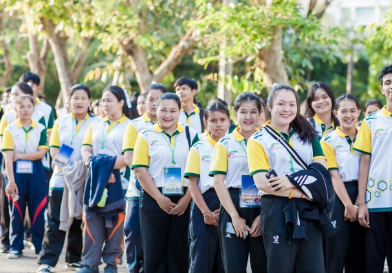 ภาพกิจกรรม สโมสรนักศึกษา เข้าร่วมงานราชภัฏลอยกระทงวิถีไทย ห่มสไบไร้โฟม