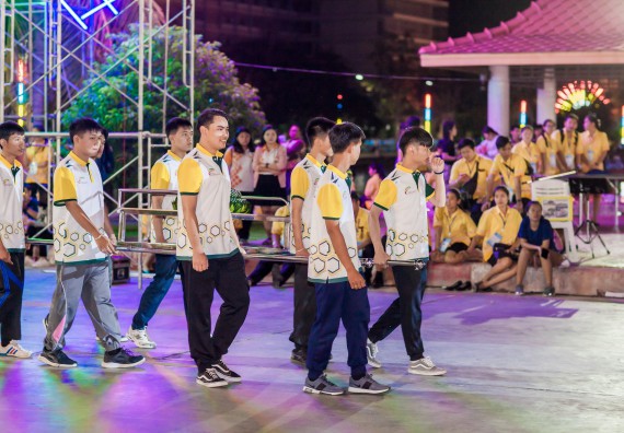 ภาพกิจกรรม สโมสรนักศึกษา เข้าร่วมงานราชภัฏลอยกระทงวิถีไทย ห่มสไบไร้โฟม