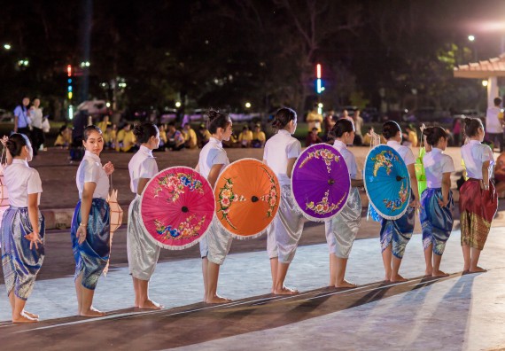 ภาพกิจกรรม สโมสรนักศึกษา เข้าร่วมงานราชภัฏลอยกระทงวิถีไทย ห่มสไบไร้โฟม