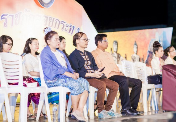 ภาพกิจกรรม สโมสรนักศึกษา เข้าร่วมงานราชภัฏลอยกระทงวิถีไทย ห่มสไบไร้โฟม