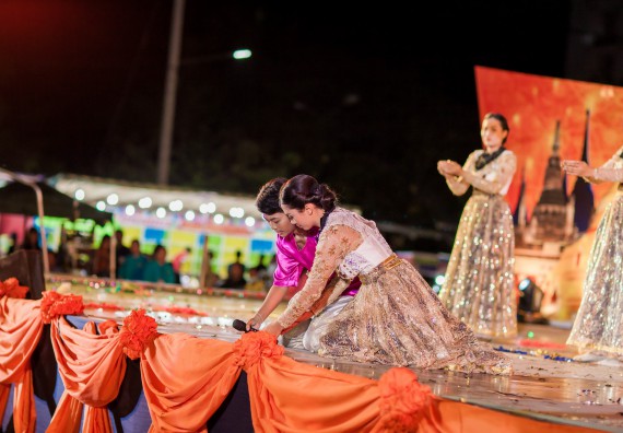 ภาพกิจกรรม สโมสรนักศึกษา เข้าร่วมงานราชภัฏลอยกระทงวิถีไทย ห่มสไบไร้โฟม