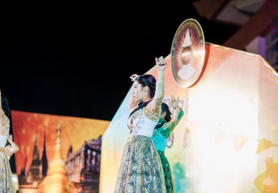 ภาพกิจกรรม สโมสรนักศึกษา เข้าร่วมงานราชภัฏลอยกระทงวิถีไทย ห่มสไบไร้โฟม