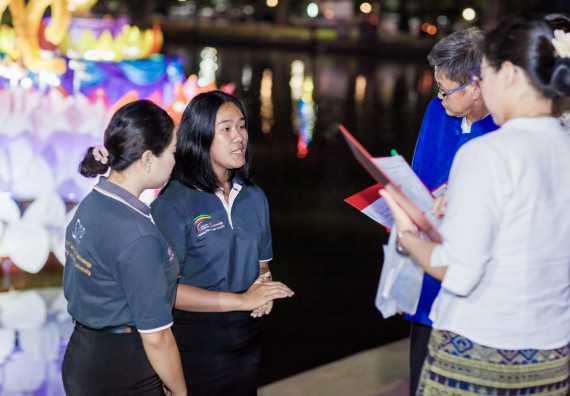 ภาพกิจกรรม สโมสรนักศึกษา เข้าร่วมงานราชภัฏลอยกระทงวิถีไทย ห่มสไบไร้โฟม