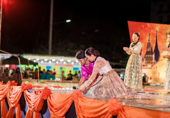 ภาพกิจกรรม สโมสรนักศึกษา เข้าร่วมงานราชภัฏลอยกระทงวิถีไทย ห่มสไบไร้โฟม