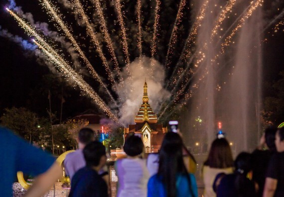 ภาพกิจกรรม สโมสรนักศึกษา เข้าร่วมงานราชภัฏลอยกระทงวิถีไทย ห่มสไบไร้โฟม
