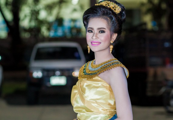 ภาพกิจกรรม สโมสรนักศึกษา เข้าร่วมงานราชภัฏลอยกระทงวิถีไทย ห่มสไบไร้โฟม