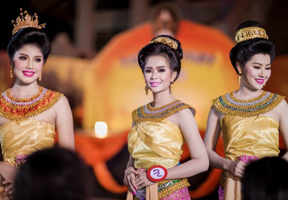 ภาพกิจกรรม สโมสรนักศึกษา เข้าร่วมงานราชภัฏลอยกระทงวิถีไทย ห่มสไบไร้โฟม