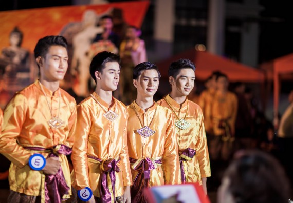 ภาพกิจกรรม สโมสรนักศึกษา เข้าร่วมงานราชภัฏลอยกระทงวิถีไทย ห่มสไบไร้โฟม