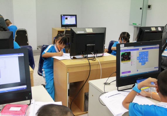 ภาพกิจกรรม คณะวิทยาศาสตร์และเทคโนโลยี จัดกิจกรรมโครงการฝึกทักษะการเรียนรู้ค่ายวิทยาศาสตร์