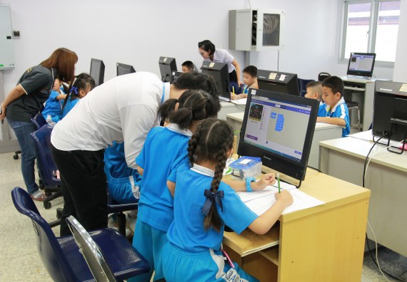 ภาพกิจกรรม คณะวิทยาศาสตร์และเทคโนโลยี จัดกิจกรรมโครงการฝึกทักษะการเรียนรู้ค่ายวิทยาศาสตร์