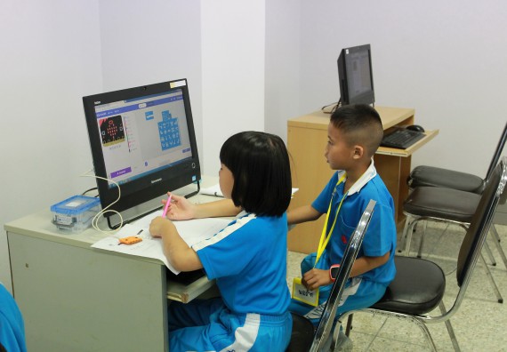 ภาพกิจกรรม คณะวิทยาศาสตร์และเทคโนโลยี จัดกิจกรรมโครงการฝึกทักษะการเรียนรู้ค่ายวิทยาศาสตร์