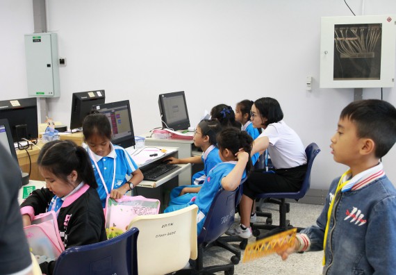 ภาพกิจกรรม คณะวิทยาศาสตร์และเทคโนโลยี จัดกิจกรรมโครงการฝึกทักษะการเรียนรู้ค่ายวิทยาศาสตร์