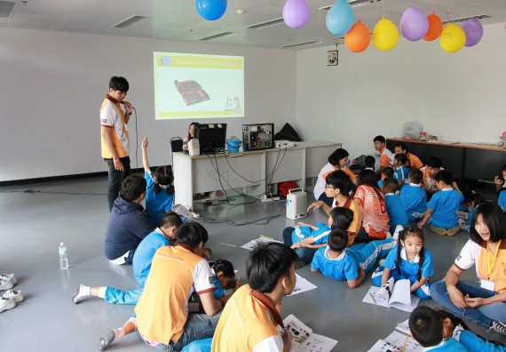 ภาพกิจกรรม คณะวิทยาศาสตร์และเทคโนโลยี จัดกิจกรรมโครงการฝึกทักษะการเรียนรู้ค่ายวิทยาศาสตร์