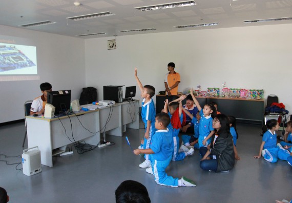 ภาพกิจกรรม คณะวิทยาศาสตร์และเทคโนโลยี จัดกิจกรรมโครงการฝึกทักษะการเรียนรู้ค่ายวิทยาศาสตร์