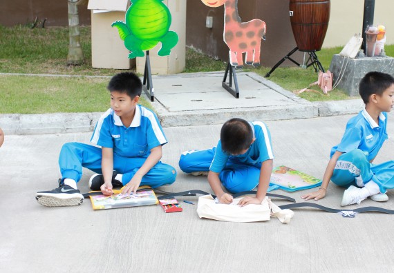 ภาพกิจกรรม คณะวิทยาศาสตร์และเทคโนโลยี จัดกิจกรรมโครงการฝึกทักษะการเรียนรู้ค่ายวิทยาศาสตร์