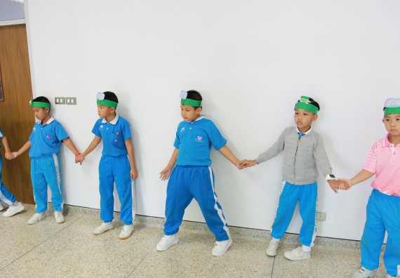 ภาพกิจกรรม คณะวิทยาศาสตร์และเทคโนโลยี จัดกิจกรรมโครงการฝึกทักษะการเรียนรู้ค่ายวิทยาศาสตร์