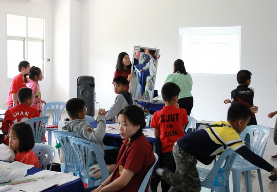 ภาพกิจกรรม คณะวิทยาศาสตร์และเทคโนโลยี จัดกิจกรรมโครงการฝึกทักษะการเรียนรู้ค่ายวิทยาศาสตร์