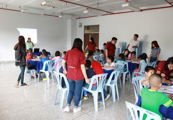 ภาพกิจกรรม คณะวิทยาศาสตร์และเทคโนโลยี จัดกิจกรรมโครงการฝึกทักษะการเรียนรู้ค่ายวิทยาศาสตร์