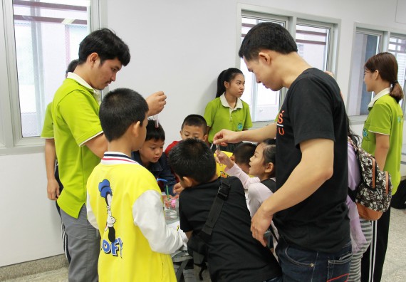 ภาพกิจกรรม คณะวิทยาศาสตร์และเทคโนโลยี จัดกิจกรรมโครงการฝึกทักษะการเรียนรู้ค่ายวิทยาศาสตร์