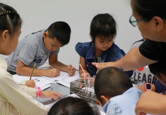 ภาพกิจกรรม คณะวิทยาศาสตร์และเทคโนโลยี จัดกิจกรรมโครงการฝึกทักษะการเรียนรู้ค่ายวิทยาศาสตร์