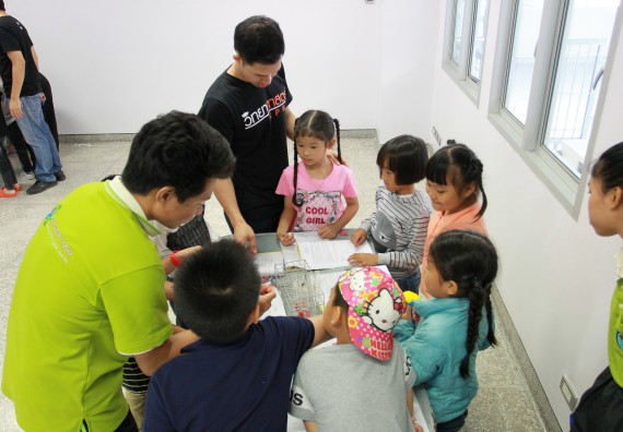 ภาพกิจกรรม คณะวิทยาศาสตร์และเทคโนโลยี จัดกิจกรรมโครงการฝึกทักษะการเรียนรู้ค่ายวิทยาศาสตร์